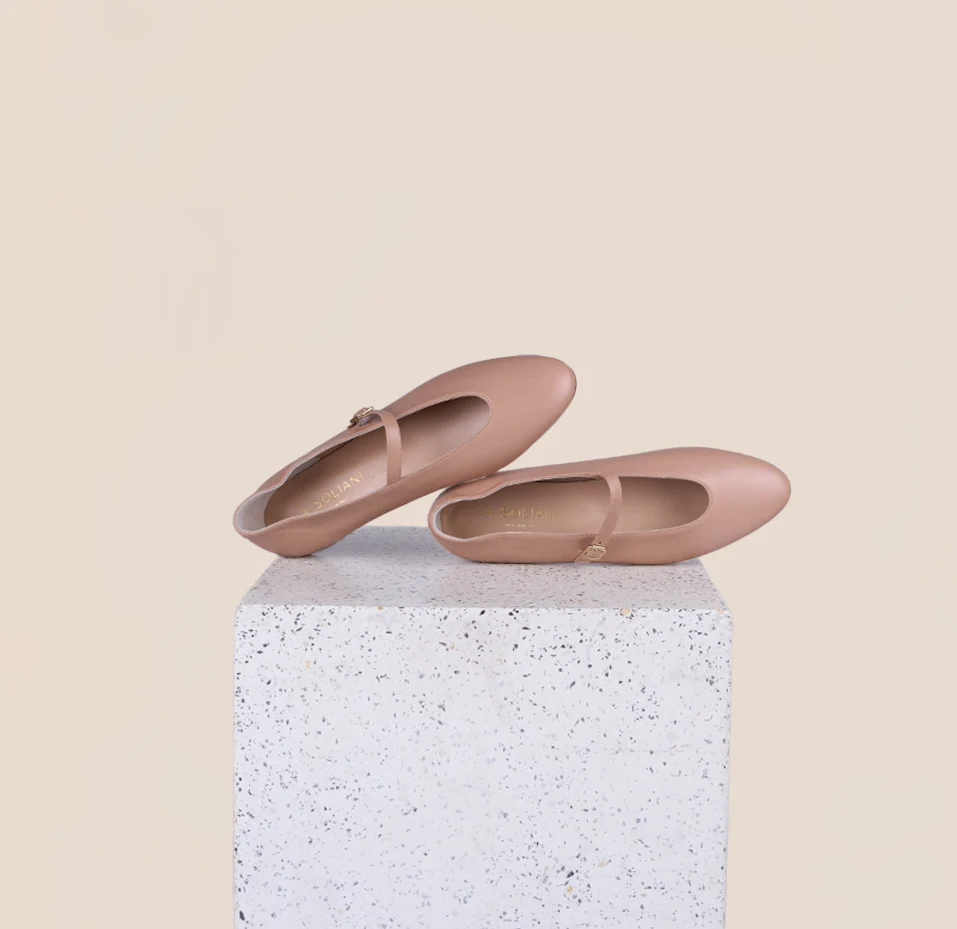 Bari - Nude