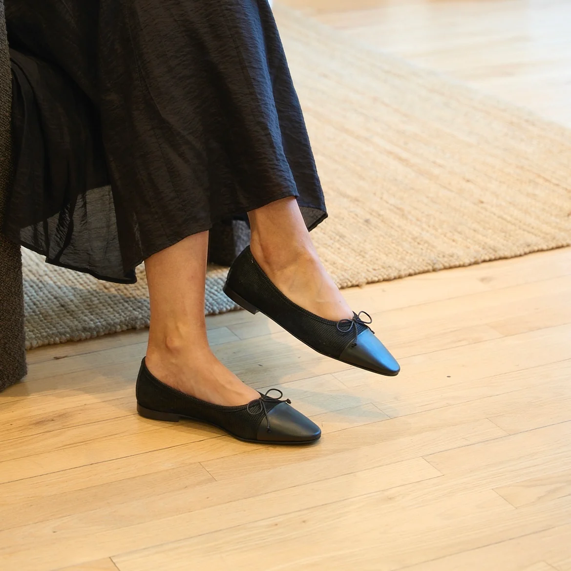 Como - Black Diamond/Black Leather - Image 3