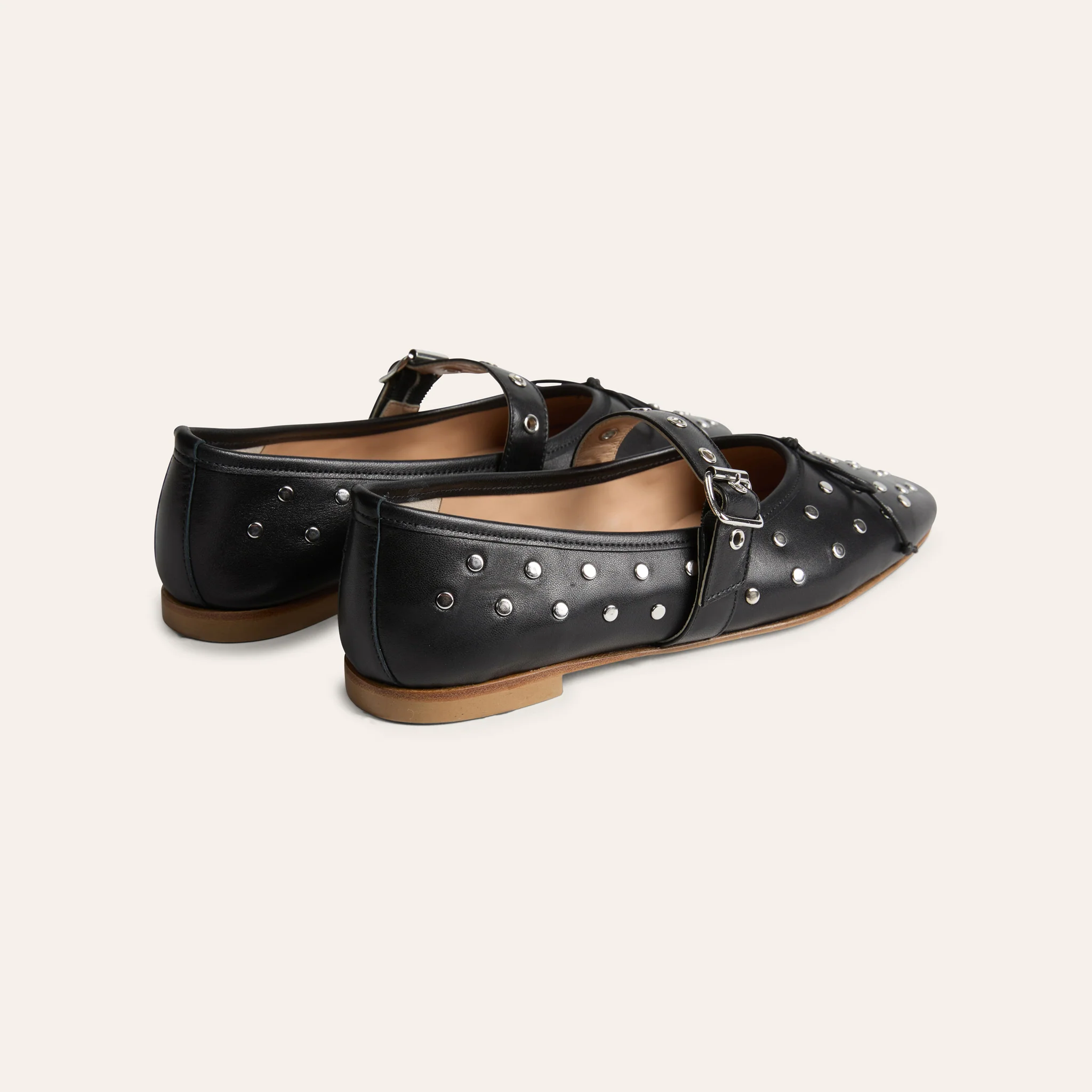 Como Buckle - Black Studs - Image 5