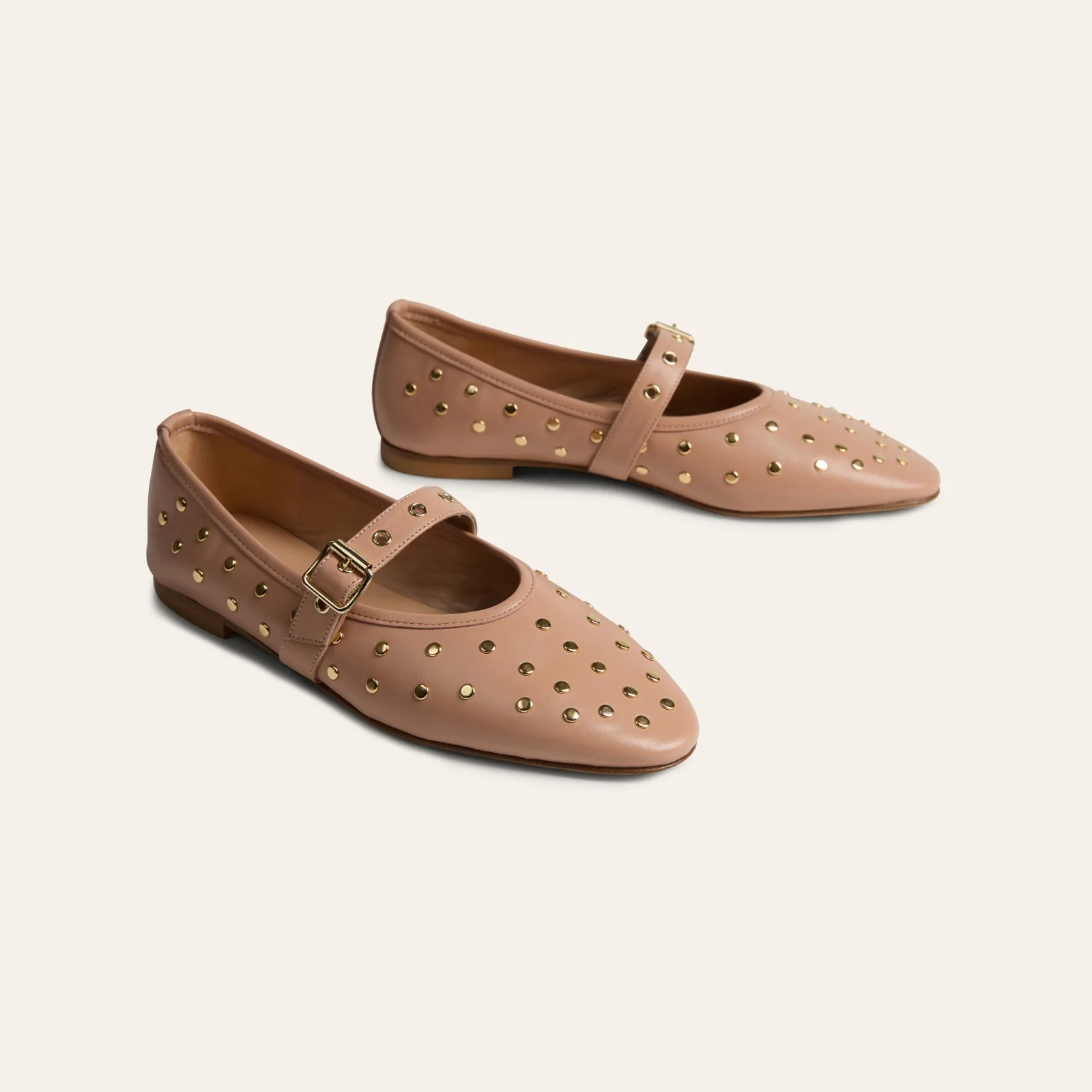 Como Buckle - Nude Studs