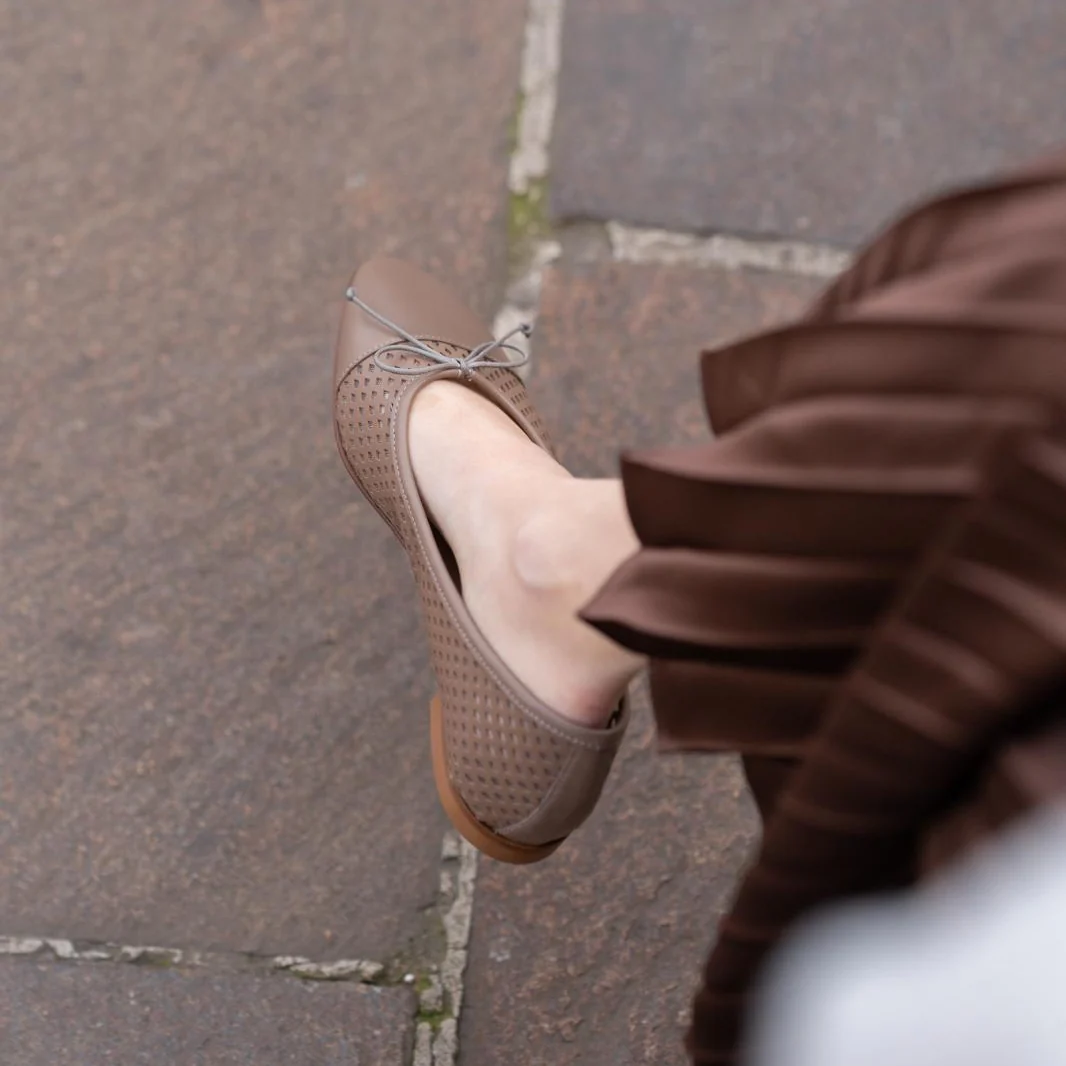 Como - Perforated Taupe (cap toe) - Image 3