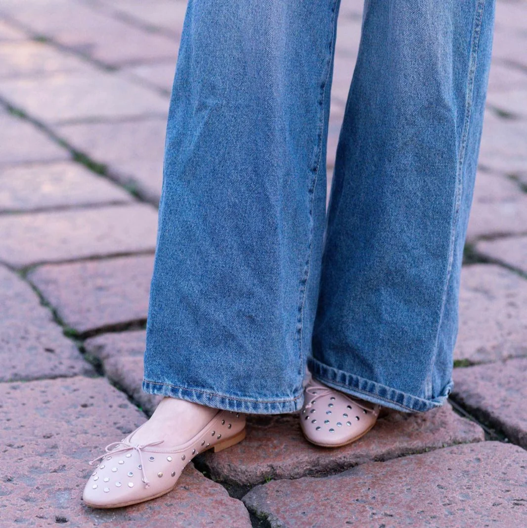 Como Studs-Beige Nude - Image 2