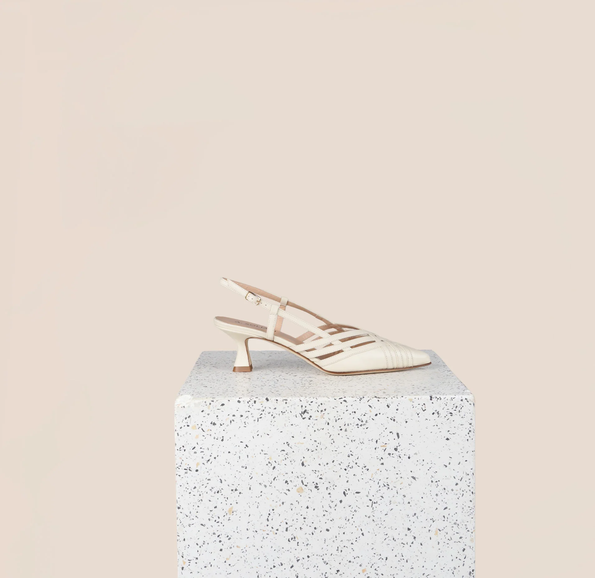 Novara - Mystic White