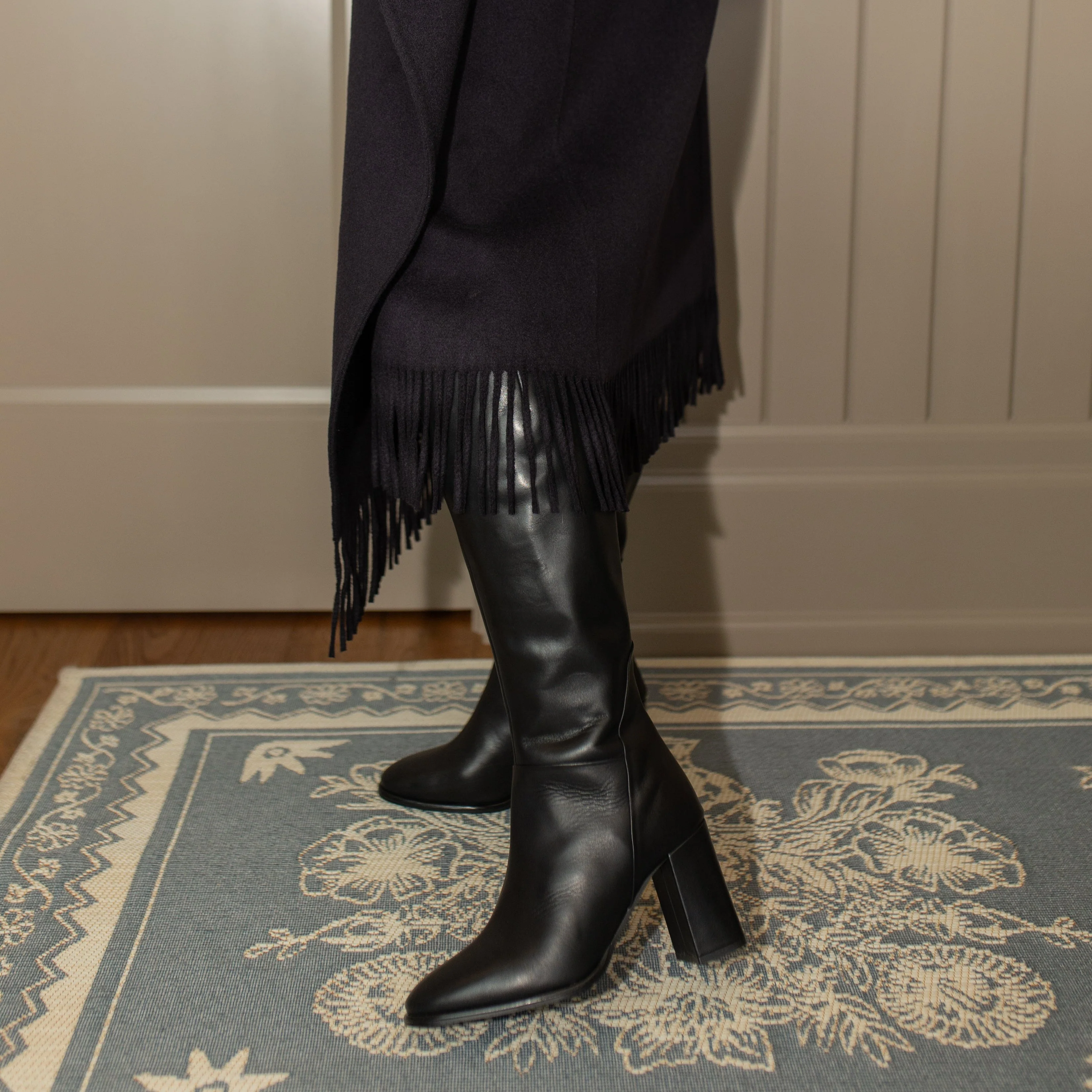 Padova - Black Leather - Image 4