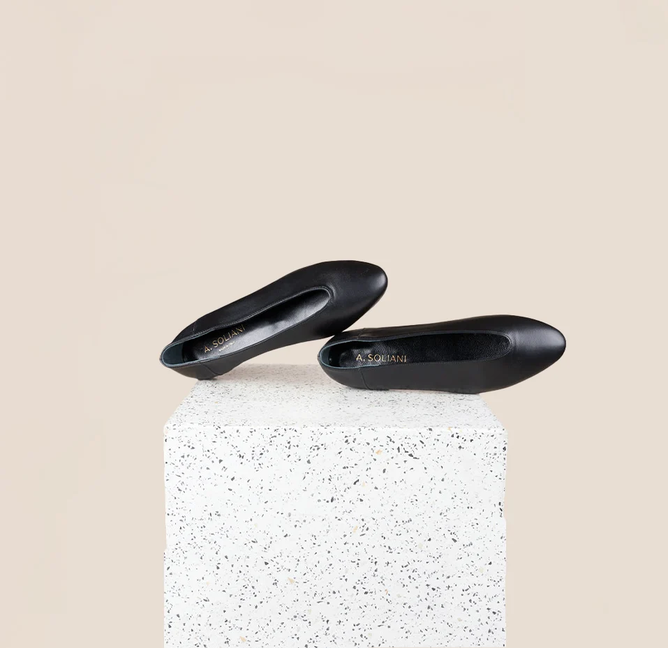 Scala - Black Leather - Image 4